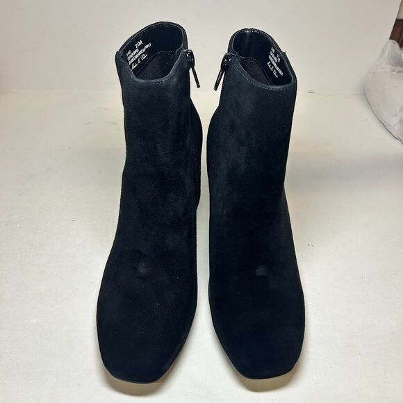 Bella Vita Womens 7.5 M Black Kid Suede Block Heel Ankle Booties DISPLAY JQ0 - Picture 4 of 6